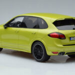 Porsche Cayenne GTS 92A Peridot Grøn GT Spirit 1:18 - image 5 of 6