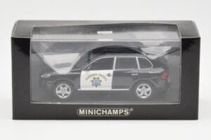 Porsche Cayenne 9PA Highway Patrol Minichamps 1:43 400066291 Metal — billede 4 af 4