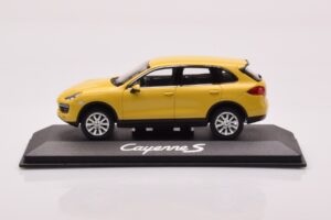 Porsche Cayenne 92A Sandgul Minichamps 1:43