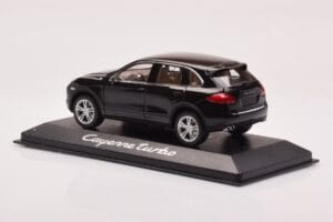 Porsche Cayenne 92A Turbo Sort Minichamps 1:43 WAP0200050B Metal — billede 3 af 4