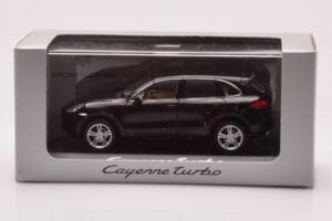 Porsche Cayenne 92A Turbo Sort Minichamps 1:43 WAP0200050B Metal — billede 4 af 4
