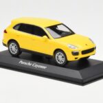 Porsche Cayenne 92A Gul MaxiChamps 1:43 - image 3 of 4