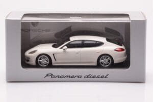 Porsche Panamera 970 Diesel Carrara Hvid Minichamps 1:43 WAP0200090C Metal — billede 4 af 4
