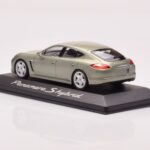 Porsche Panamera 970 S Hybrid Critall Grøn Minichamps 1:43 - image 3 of 4