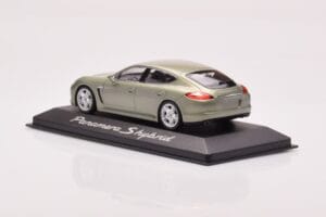 Porsche Panamera 970 S Hybrid Critall Grøn Minichamps 1:43 WAP0205010A Metal — billede 3 af 4