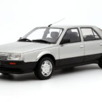 Renault 25 Phase 1 V6 Injection Sølv Otto 1:18 OT1070 Resin