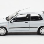 Renault Clio 16S Hvid Norev 1:18 - image 4 of 8