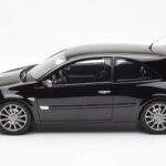 Renault Megane 2 RS Phase 2 Sort Otto 1:18 OT1054 - image 3 of 6
