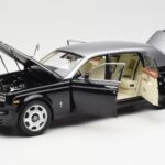 Rolls-Royce Phantom VII EWB Sort og Sølv Kyosho 1:18 08841BKS - image 2 of 8