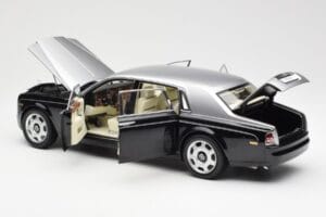 Rolls-Royce Phantom VII EWB Sort og Sølv Kyosho 1:18 08841BKS Metal — billede 5 af 8
