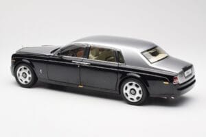 Rolls-Royce Phantom VII EWB Sort og Sølv Kyosho 1:18 08841BKS Metal — billede 7 af 8
