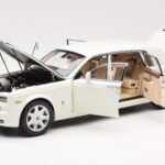 Rolls-Royce Phantom VII EWB English Hvid Kyosho 1:18 08841EW2 - image 2 of 8