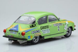 Saab 96 V4 #2 S. Blomqvist / H. Sylvan Rally Sweden 1976 IXO 1:18 18RMC085B Metal — billede 2 af 6
