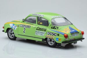 Saab 96 V4 #2 S. Blomqvist / H. Sylvan Rally Sweden 1976 IXO 1:18 18RMC085B Metal — billede 5 af 6