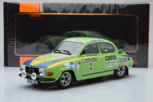 Saab 96 V4 #2 S. Blomqvist / H. Sylvan Rally Sweden 1976 IXO 1:18 18RMC085B Metal — billede 6 af 6