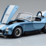 Shelby Cobra 427 S/C Lyseblå Kyosho 1:18 - image 2 of 9