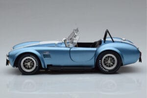 Shelby Cobra 427 S/C Lyseblå Kyosho 1:18 08048SBL Metal — billede 4 af 9