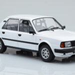 Skoda 130 L Hvid IXO 1:18 - image 4 of 6