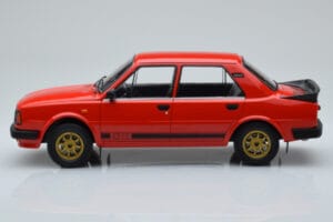Skoda 130 LR Rød IXO 1:18 18CMC159 Metal — billede 3 af 6