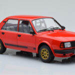Skoda 130 LR Rød IXO 1:18 - image 4 of 6