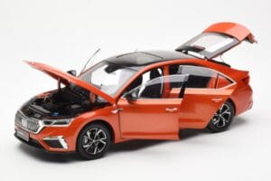 Skoda Octavia Pro Orange FAW 1:18 ZMR000006ORA Metal — billede 2 af 8
