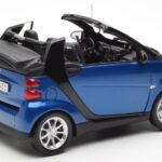 Smart Fortwo 451 Cabrio Blå & Sort Minichamps 1:18 - image 3 of 8