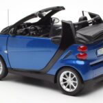 Smart Fortwo 451 Cabrio Blå & Sort Minichamps 1:18 - image 7 of 8