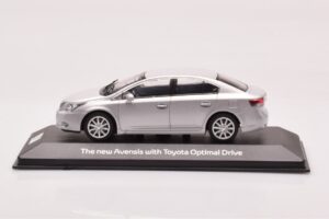 Toyota Avensis T270 Sølv Minichamps 1:43
