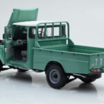 Toyota Land Cruiser 40 4x4 Pickup Grøn Kyosho 1:18 - image 3 of 8