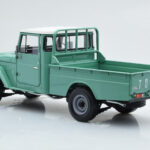 Toyota Land Cruiser 40 4x4 Pickup Grøn Kyosho 1:18 - image 7 of 8