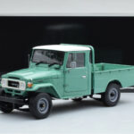 Toyota Land Cruiser 40 4x4 Pickup Grøn Kyosho 1:18 - image 8 of 8