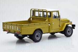 Toyota Land Cruiser 40 4x4 Pickup Oliven Kyosho 1:18 08958K Metal — billede 4 af 8