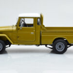 Toyota Land Cruiser 40 4x4 Pickup Oliven Kyosho 1:18 - image 5 of 8