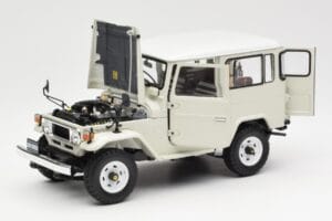 Toyota Land Cruiser FJ40 Van Hvid Kyosho 1:18 08971W Metal — billede 2 af 8