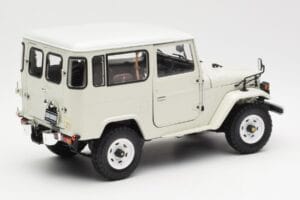 Toyota Land Cruiser FJ40 Van Hvid Kyosho 1:18 08971W Metal — billede 3 af 8