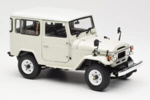 Toyota Land Cruiser FJ40 Van Hvid Kyosho 1:18 08971W Metal — billede 6 af 8