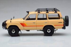 Toyota Land Cruiser 60 Beige Med Ekstraudstyr Kyosho 1:18 08956XBE Metal — billede 4 af 12