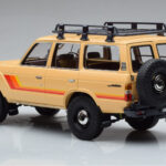 Toyota Land Cruiser 60 Beige Med Ekstraudstyr Kyosho 1:18 - image 6 of 12