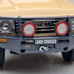 Toyota Land Cruiser 60 Beige Med Ekstraudstyr Kyosho 1:18 - image 9 of 12