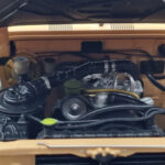 Toyota Land Cruiser 60 Beige Med Ekstraudstyr Kyosho 1:18 - image 10 of 12