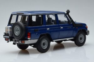 Toyota Land Cruiser J76 Blå Almost Real 1:18 870101 Metal — billede 3 af 7