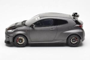 Toyota GR Yaris Circuit Package Sort Otto 1:18 OT1046 Metal — billede 3 af 6