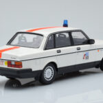 Volvo 240 GL Politi Belgien Minichamps 1:18 - image 2 of 6