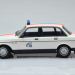Volvo 240 GL Politi Belgien Minichamps 1:18 - image 3 of 6