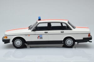 Volvo 240 GL Politi Belgien Minichamps 1:18 155171492 Metal — billede 3 af 6