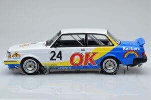 Volvo 240 Turbo Beckers #24 P.G. Andersson Nurburgring 1985 IXO 1:18 18RMC105A Metal — billede 3 af 6
