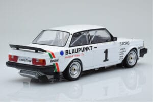 Volvo 240 Turbo IPS Racing Blaupunkt #1 P. Stureson DTM Zolder 1986 IXO 1:18 18RMC106 Metal — billede 2 af 6