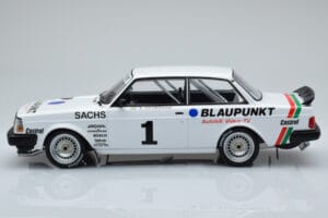 Volvo 240 Turbo IPS Racing Blaupunkt #1 P. Stureson DTM Zolder 1986 IXO 1:18 18RMC106 Metal — billede 3 af 6