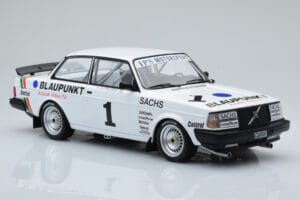 Volvo 240 Turbo IPS Racing Blaupunkt #1 P. Stureson DTM Zolder 1986 IXO 1:18 18RMC106 Metal — billede 4 af 6