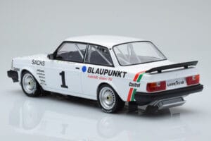 Volvo 240 Turbo IPS Racing Blaupunkt #1 P. Stureson DTM Zolder 1986 IXO 1:18 18RMC106 Metal — billede 5 af 6